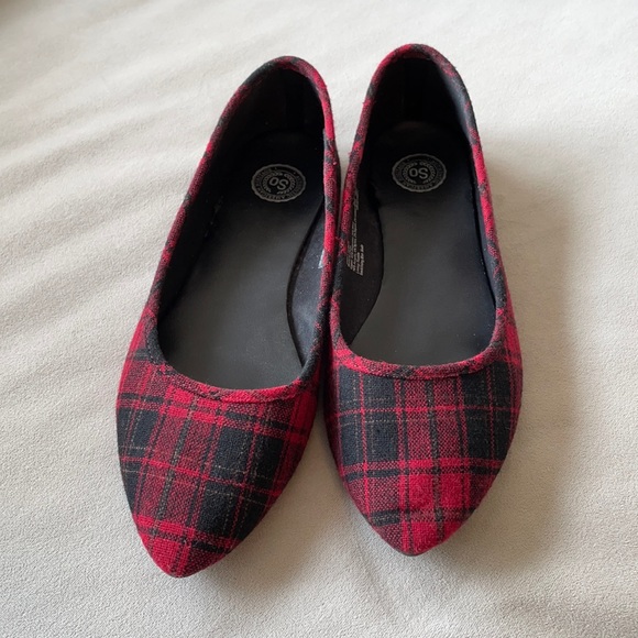 Women’s Plaid Flats Red Black Size 9.5